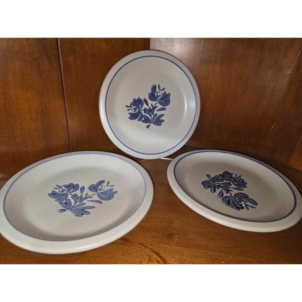 Pfaltzgraff Yorktowne Set of 6 Bread and Butter Plates Blue Floral Stoneware USA